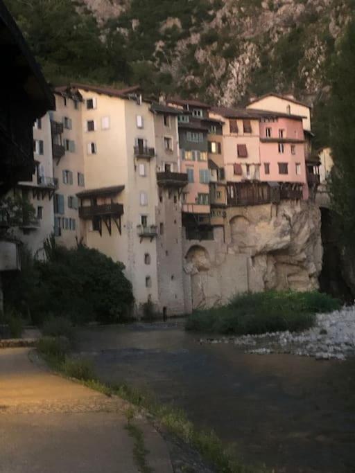 Confortable Au Pied Du Vercors Pont-en-Royans Eksteriør bilde